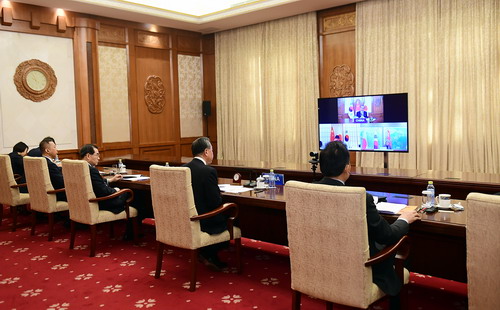 中日韓が新型肺炎で特別外相テレビ会議を開催