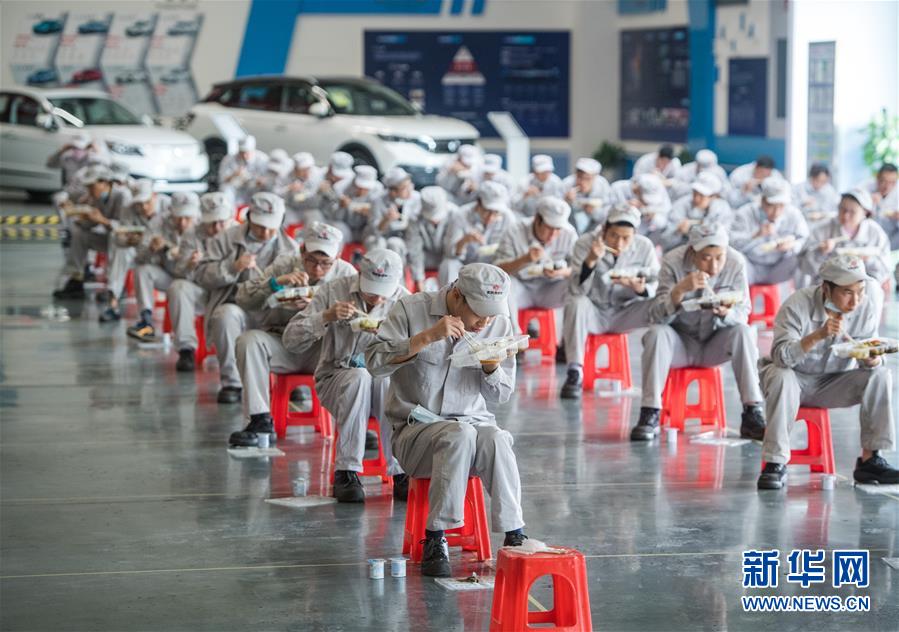 ランチは生産現場で！武漢市の東風乗用車工場　湖北省