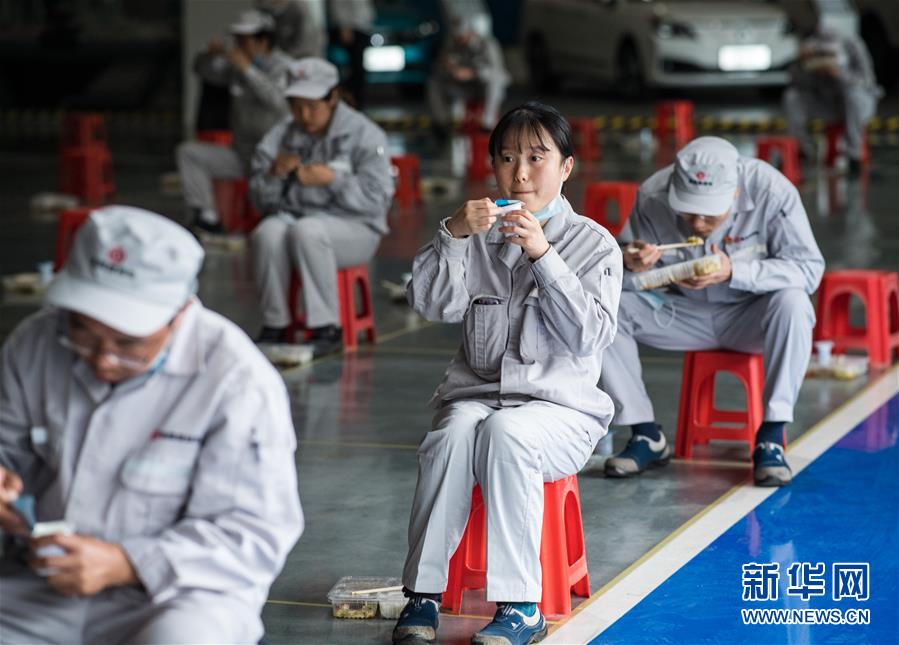ランチは生産現場で！武漢市の東風乗用車工場　湖北省