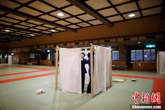 自宅のない人に県立武道館を一時滞在場所として開放　日本横浜市