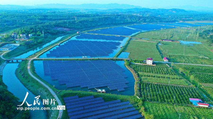 江西省、干潟が貧困者支援太陽光発電所に