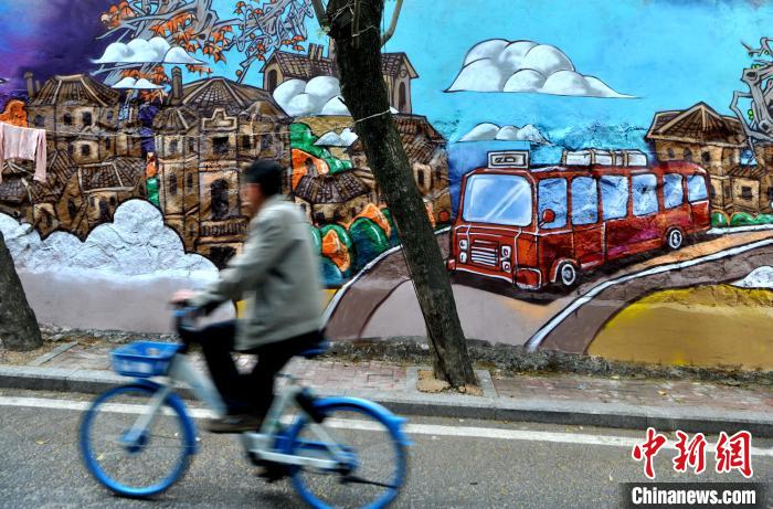 文化街区に彩りを添える落書き壁画アート　福建省福州市