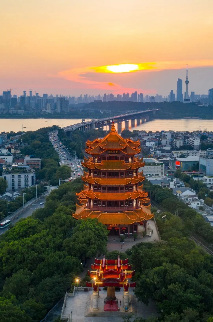 武漢の黄鶴楼が98日間ぶりに一般公開を再開　湖北省