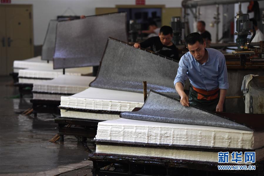 宣紙の伝統製法が受け継がれている安徽省涇県