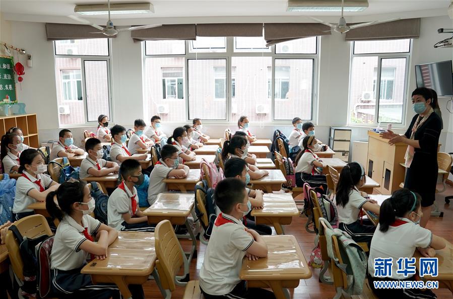 第3陣となる小中高生約60万人の登校が再開　上海市