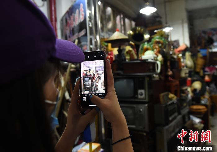重慶市の「蚤の市」がネットで話題に　レトログッズを懐かしむ市民