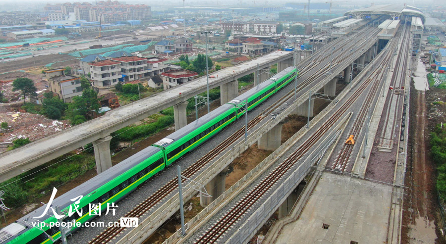 上海市と江蘇省南通市結ぶ路線に復興号車両「緑巨人」走る！