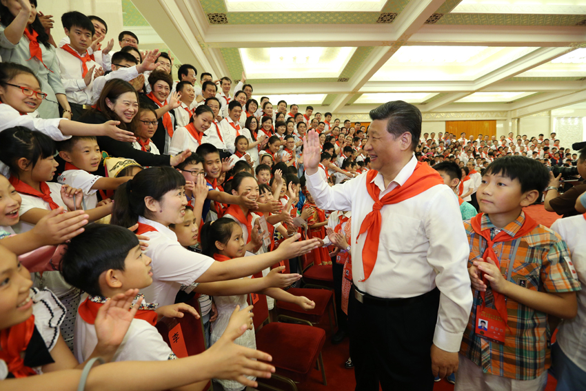 習近平総書記が子供たちへメッセージ「中国の夢の実現のために常に準備を」