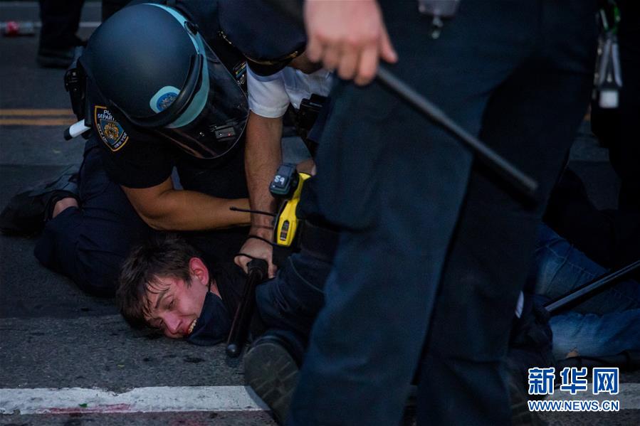 警察の不適切な法執行に抗議　全米各地でデモが続く