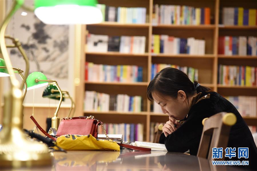 24時間営業無人図書館がオープン　山東省済南市