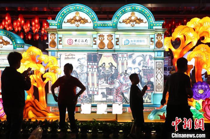 「輸入博を体験、国展を堪能、灯会を楽しむ」上海国展集市が開幕