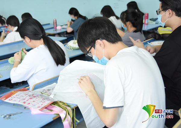 中国の大学中国文学部が「刺繍」カリキュラムを開設