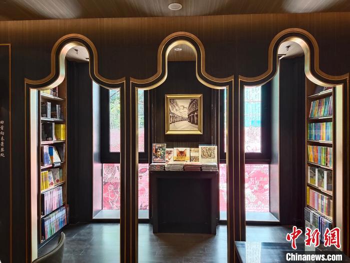 百年の歴史誇る広州旧市街に佇むノスタルジックな書店・鐘書閣　広東省