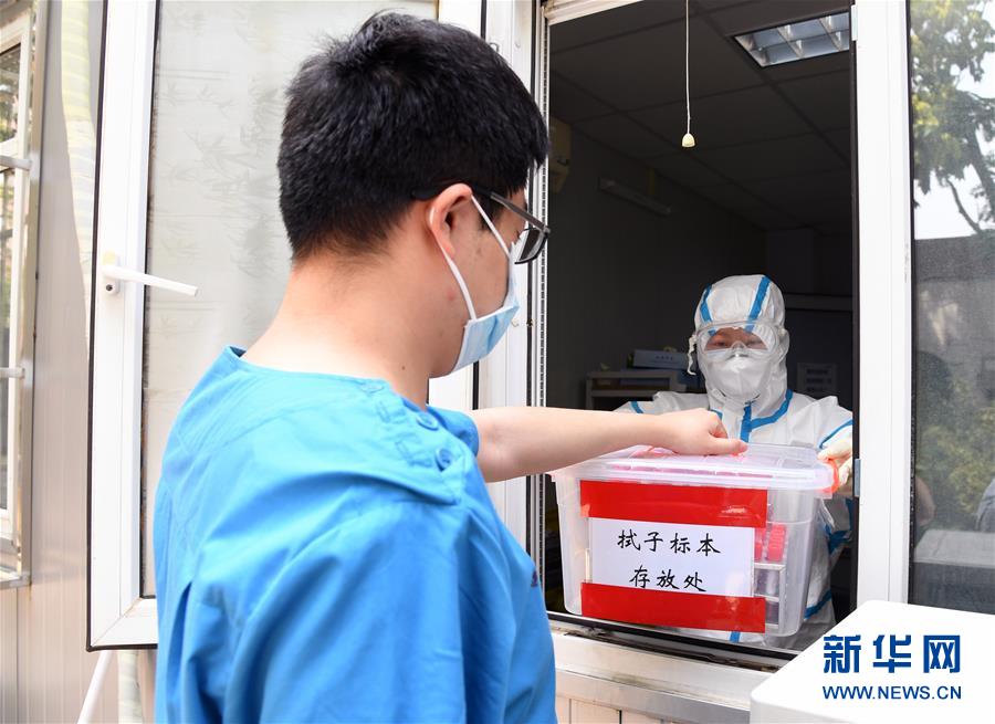 北京市海淀病院総合PCR検査実験室を訪ねて