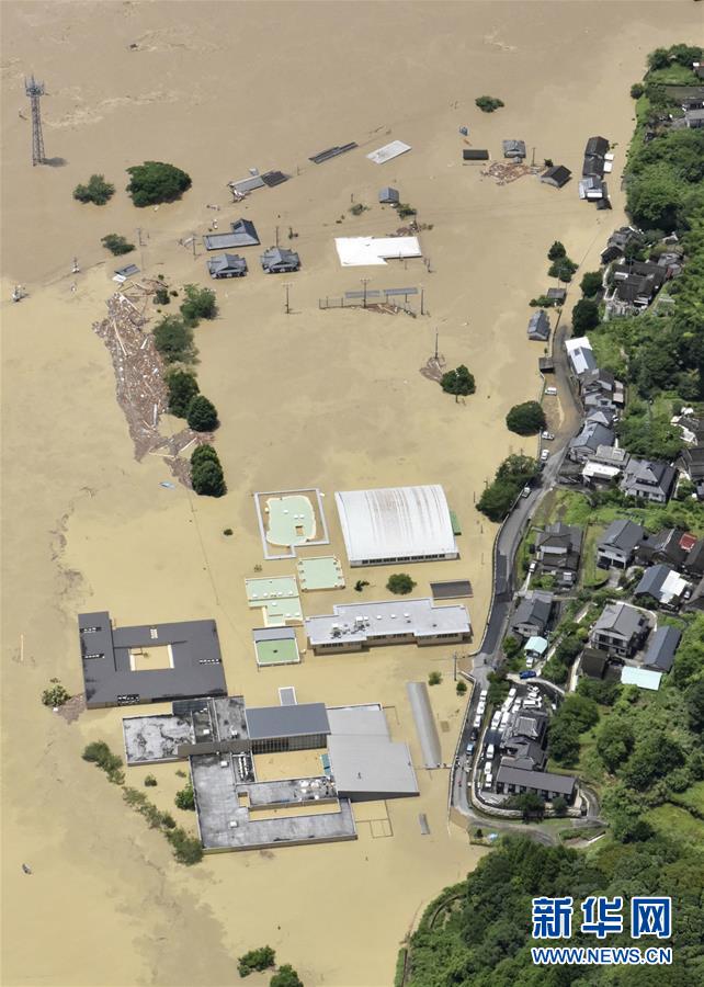 7月4日、熊本県球磨村で、浸水被害を受けた特別養護老人ホーム「千寿園」。