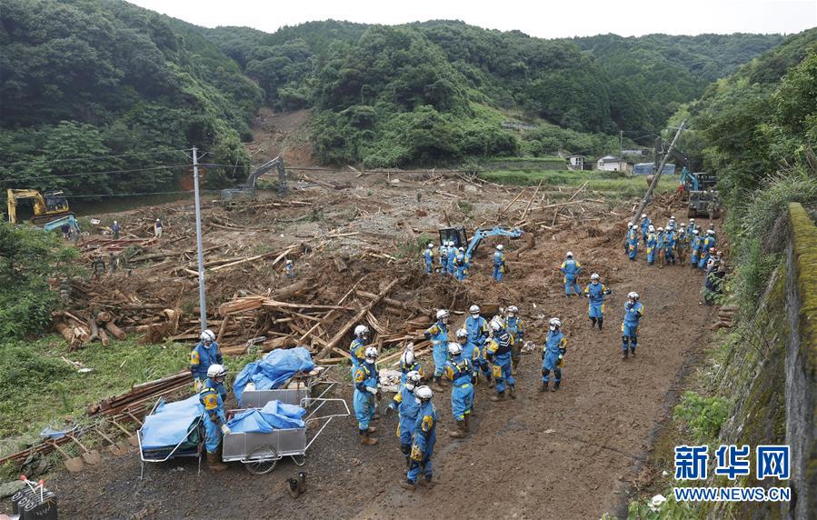 九州熊本県で豪雨　死者少なくとも20人　日本