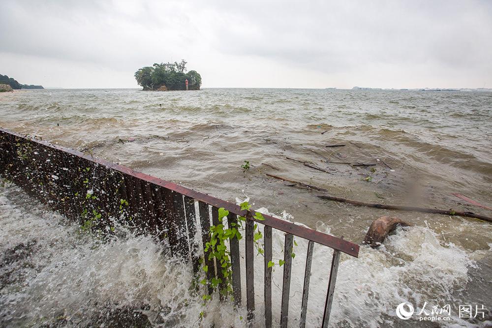 中国最大の淡水湖の水位が洪水警戒レベル超える