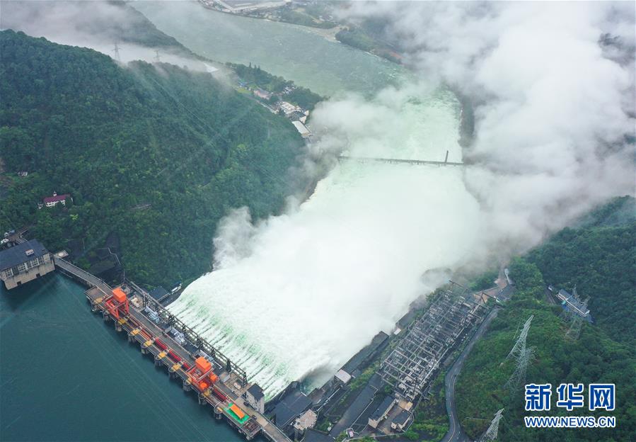新安江ダム、初めて9門全てのゲートから放流を開始