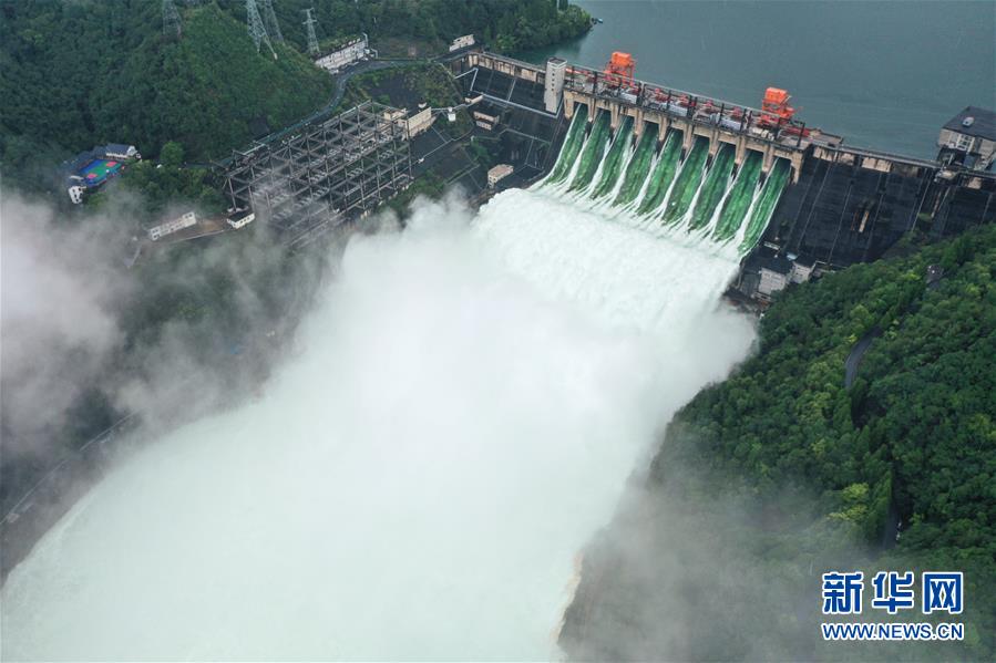新安江ダム、初めて9門全てのゲートから放流を開始