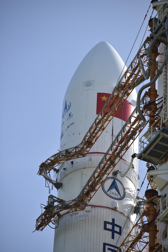 「長征5号遥4」が打上エリアへ　中国初の火星探査任務