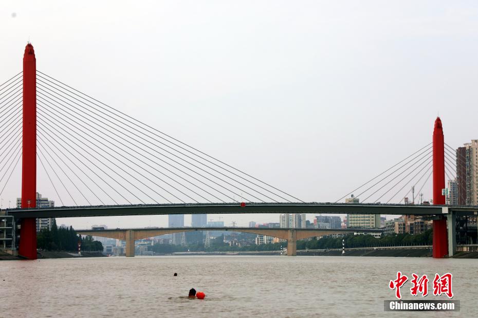 長江2020年第2号洪水が湖北宜昌を無事通過