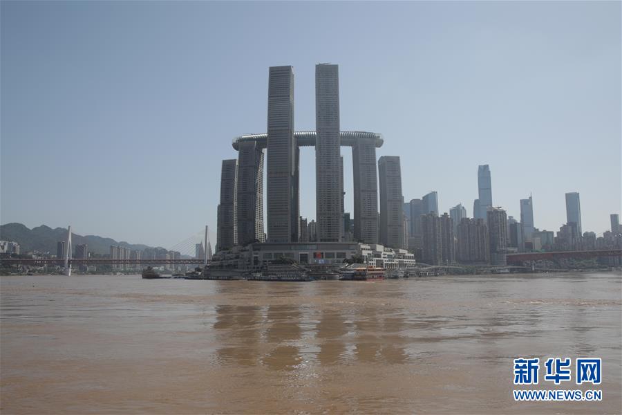今年最大の長江上流洪水が重慶市街地に到達