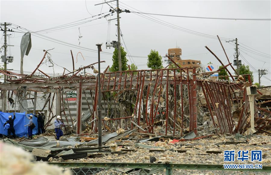 7月30日、福島県郡山市で爆発が起こった飲食店の事故現場（新華社/共同通信社）。