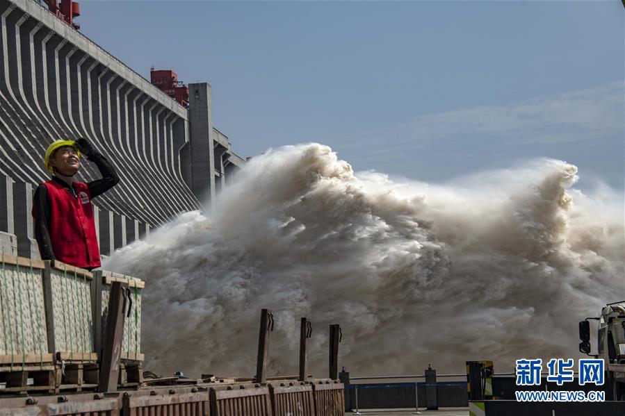 今年の増水期　三峡ターミナルが6回の洪水に対応