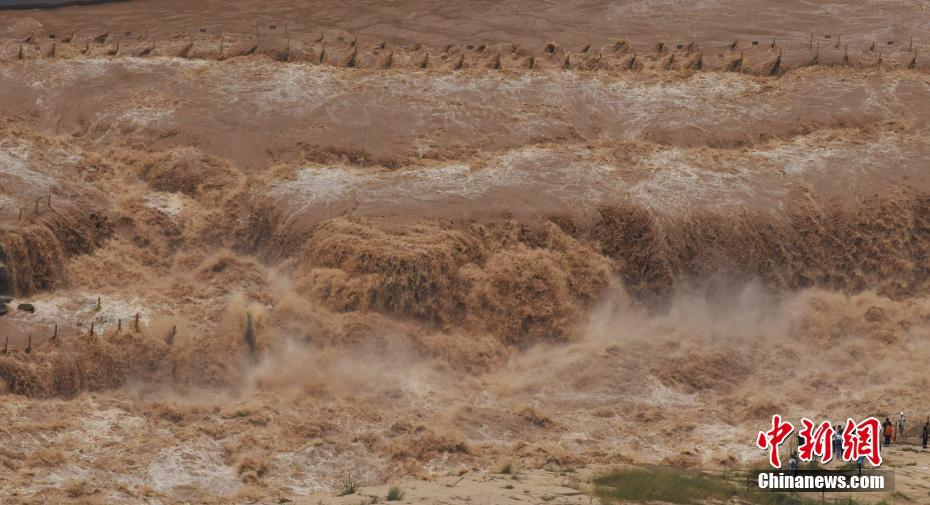 黄河壺口瀑布、出水期始まって以来最大の流量を記録