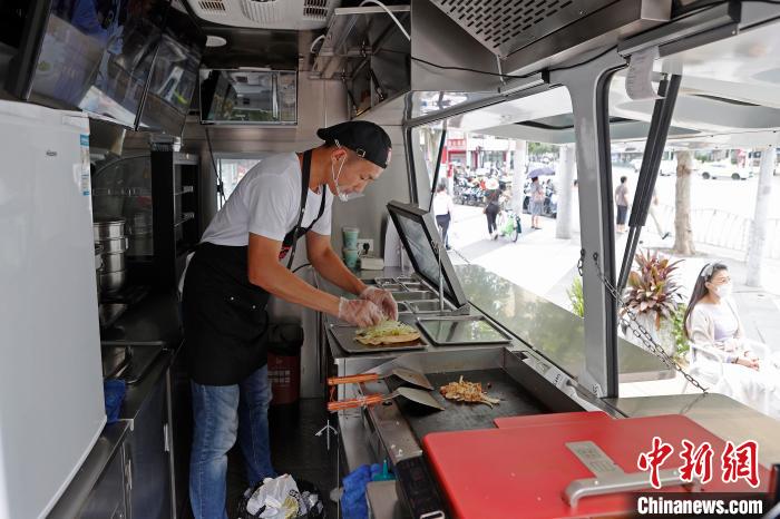 上海の街頭にキッチンカーが登場　新たな「朝食プロジェクト」が始動