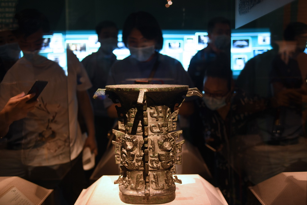中国国家博物館で宝鶏で出土した青銅器の特別展