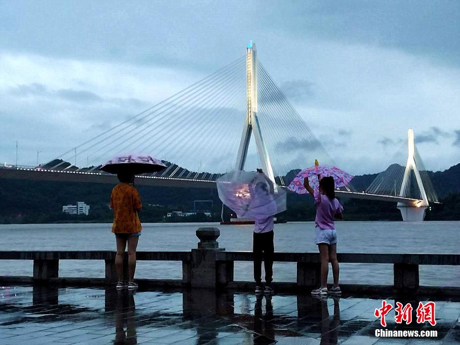 「長江5号洪水」の増水ピークが湖北省宜昌に到達