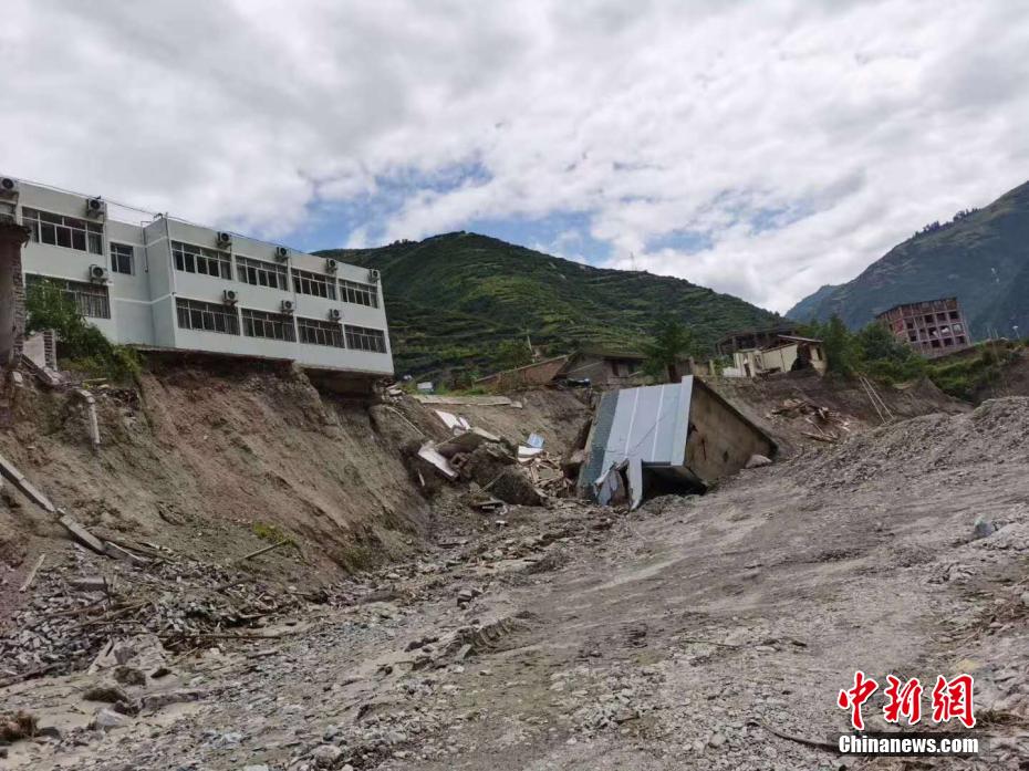 洪水で流された建物（画像提供・舟曲県委員会宣伝部）。