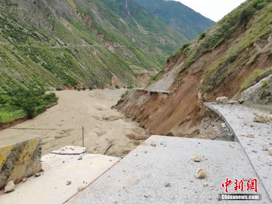 洪水・土石流で176集落の住民6万人超が被災　甘粛省舟曲