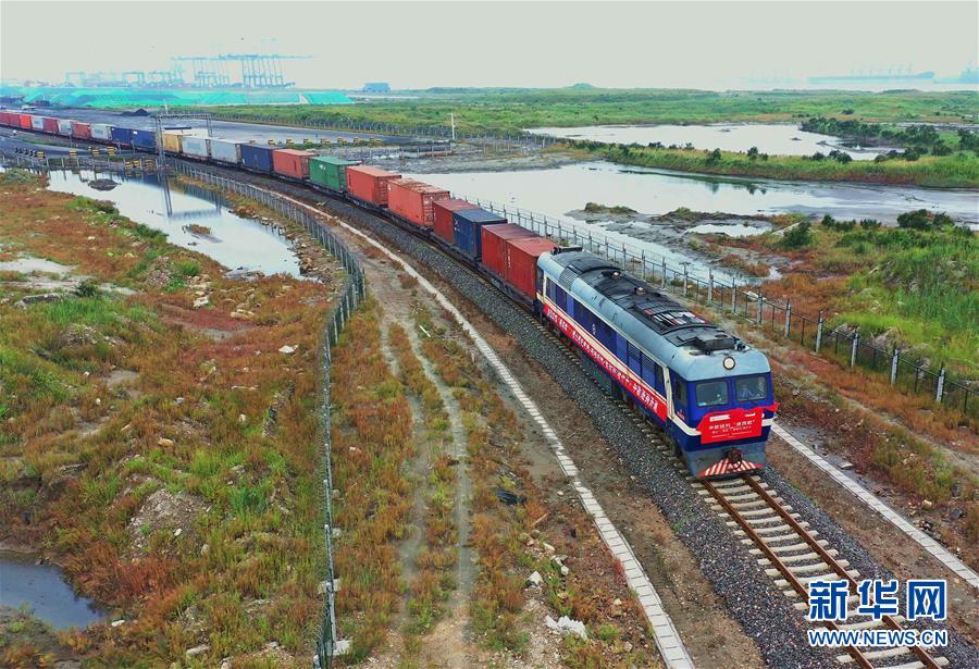 初の「唐西欧」中欧班列が運行　河北省唐山