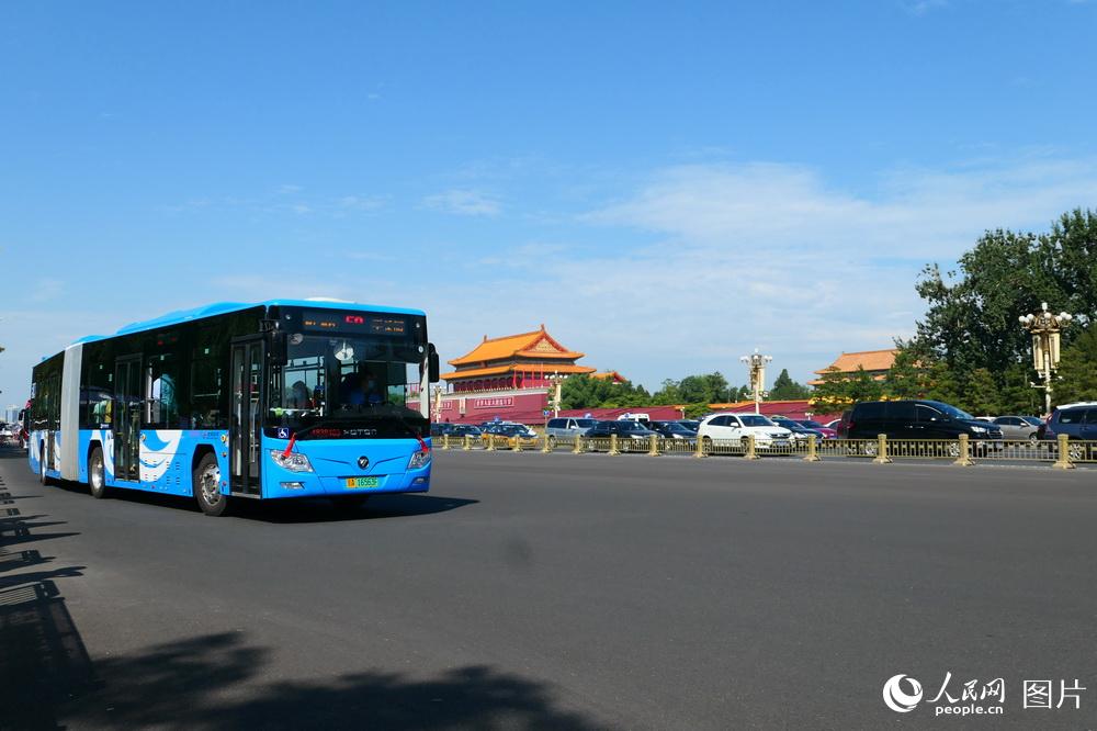 北京の市街地路線バスがスカイブルーに「お召し替え」