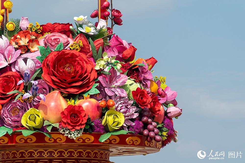 国慶節控え、祖国の祝福をテーマとしたオブジェが天安門に登場　北京市