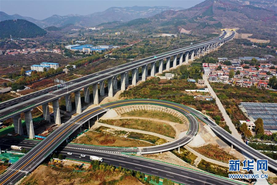 済南―泰安高速道路が近く開通　山東省