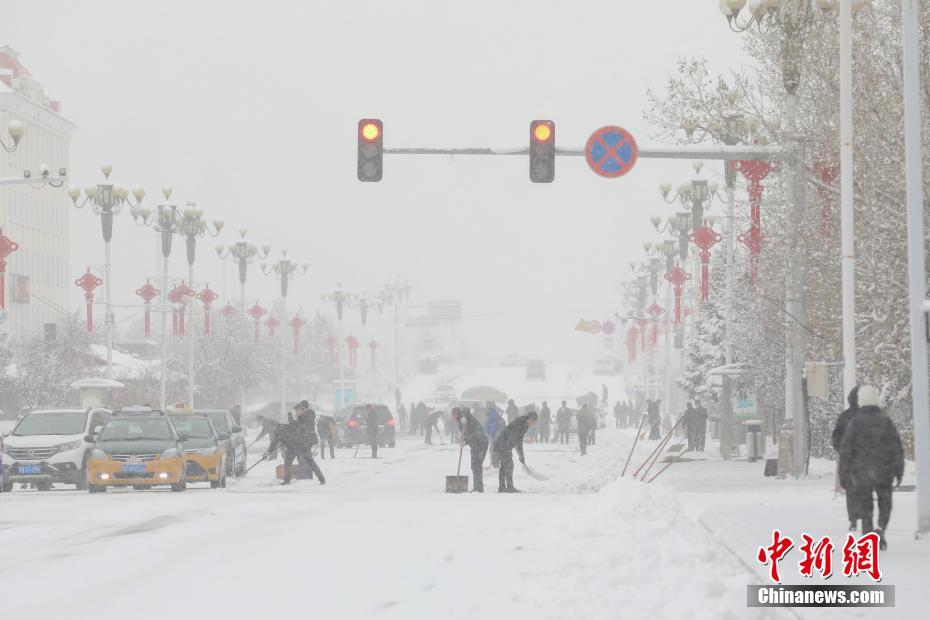 黒竜江省漠河市で10センチ積もる大雪