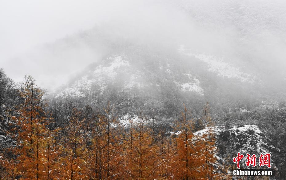 秋景色と雪景色の競演！　甘粛省崆峒山