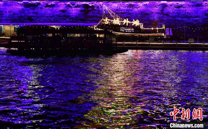 「客家の故郷」汀江を美しく彩る躍動的なウォーターショー　福建省上杭