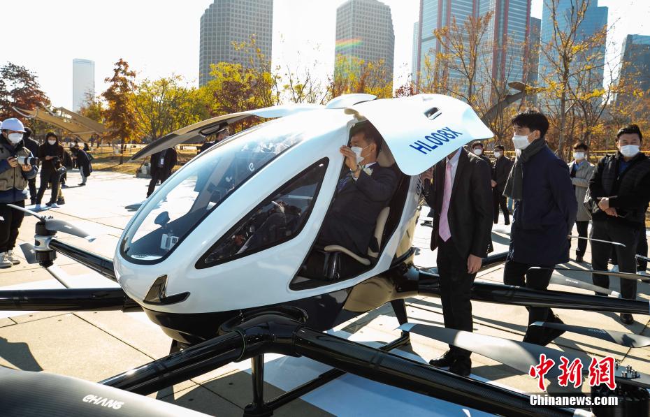 中国企業製造の「空飛ぶタクシー」韓国で初の試験飛行実施