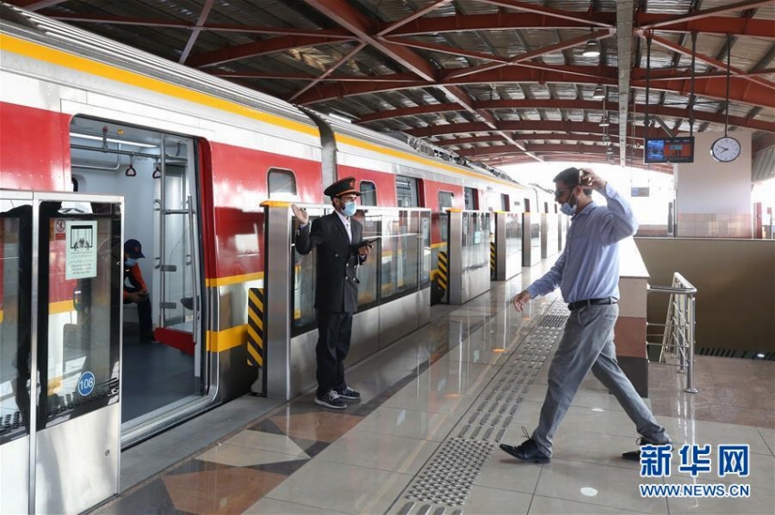乗客迎えたパキスタン初の地下鉄　中国企業が建設請け負う