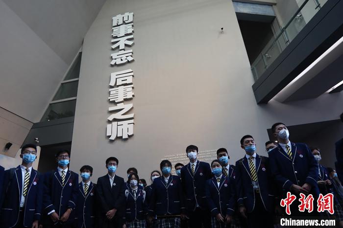 南京市の学生が南京大虐殺紀念館を見学し、歴史を銘記　江蘇省
