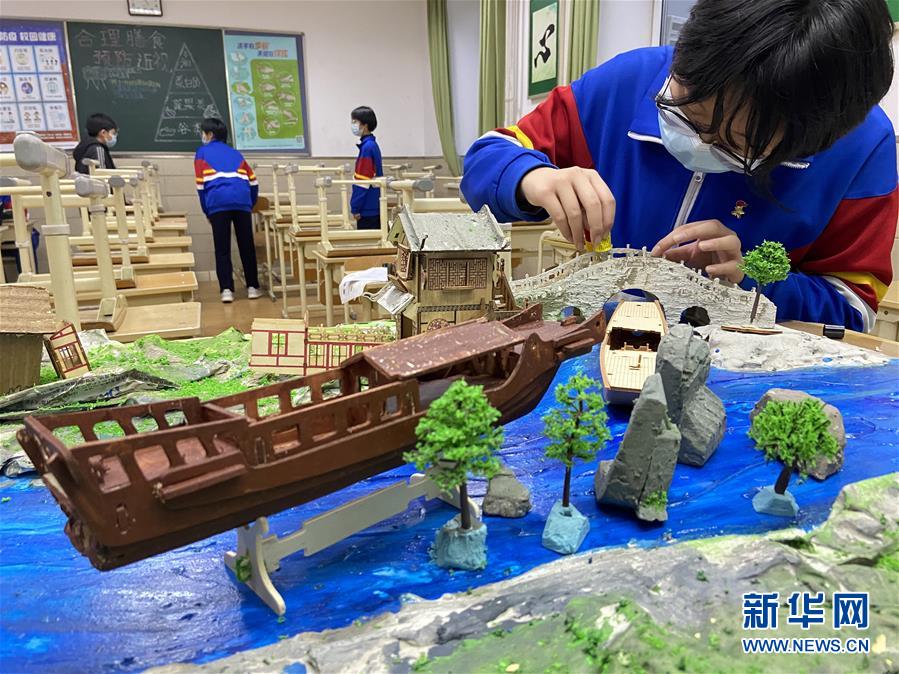 北京の中高一貫校が「京杭大運河」デザイン展を開催