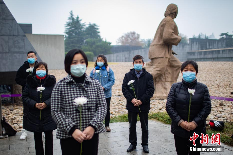 南京大虐殺犠牲者の遺族が慰霊会を開催　江蘇省