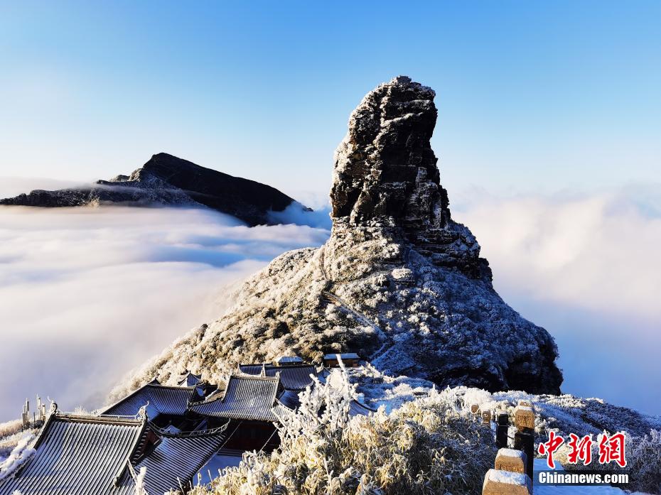 沸き起こる雲海が広がる世界自然遺産「梵浄山」　貴州省