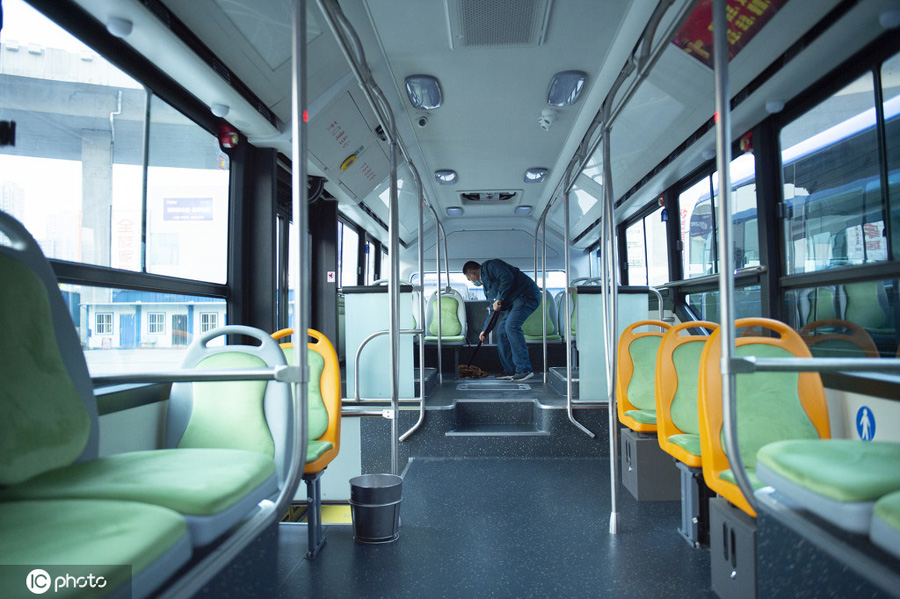 快適な空間を提供している石家荘市が新たに導入した新エネルギ―バス（写真著作権は東方ICが所有のため転載禁止）。
