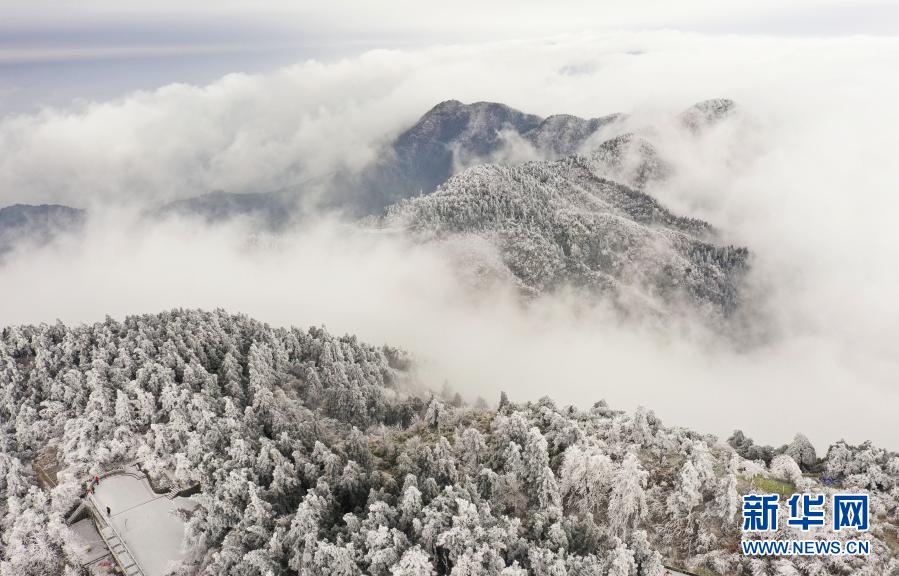 湖南省の衡山、雪に覆われ一面の銀世界に