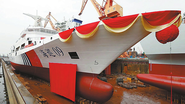 中国初の1万トン級海洋巡視船が年内就役、世界中で巡視・救援が可能